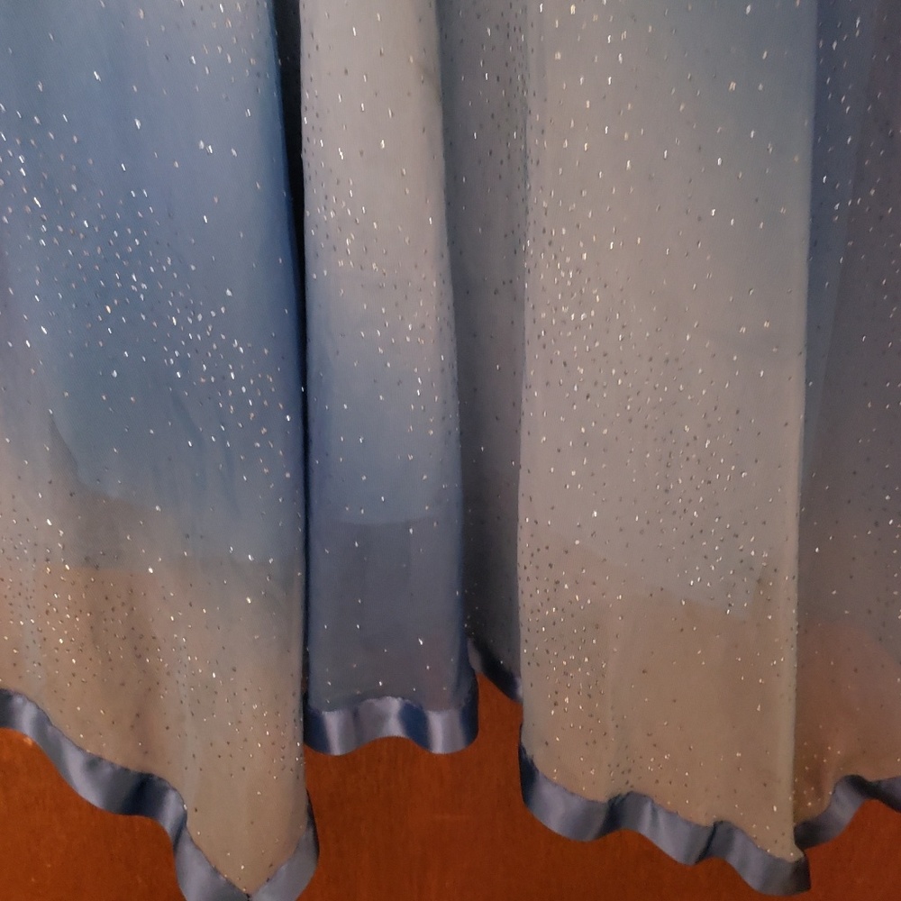 Dress - Picture 5 of 5